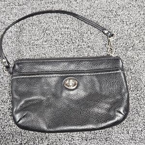 COACH Black Pebble Leather Clutch Wristlet‎ Emerald Interior, No Hangtag